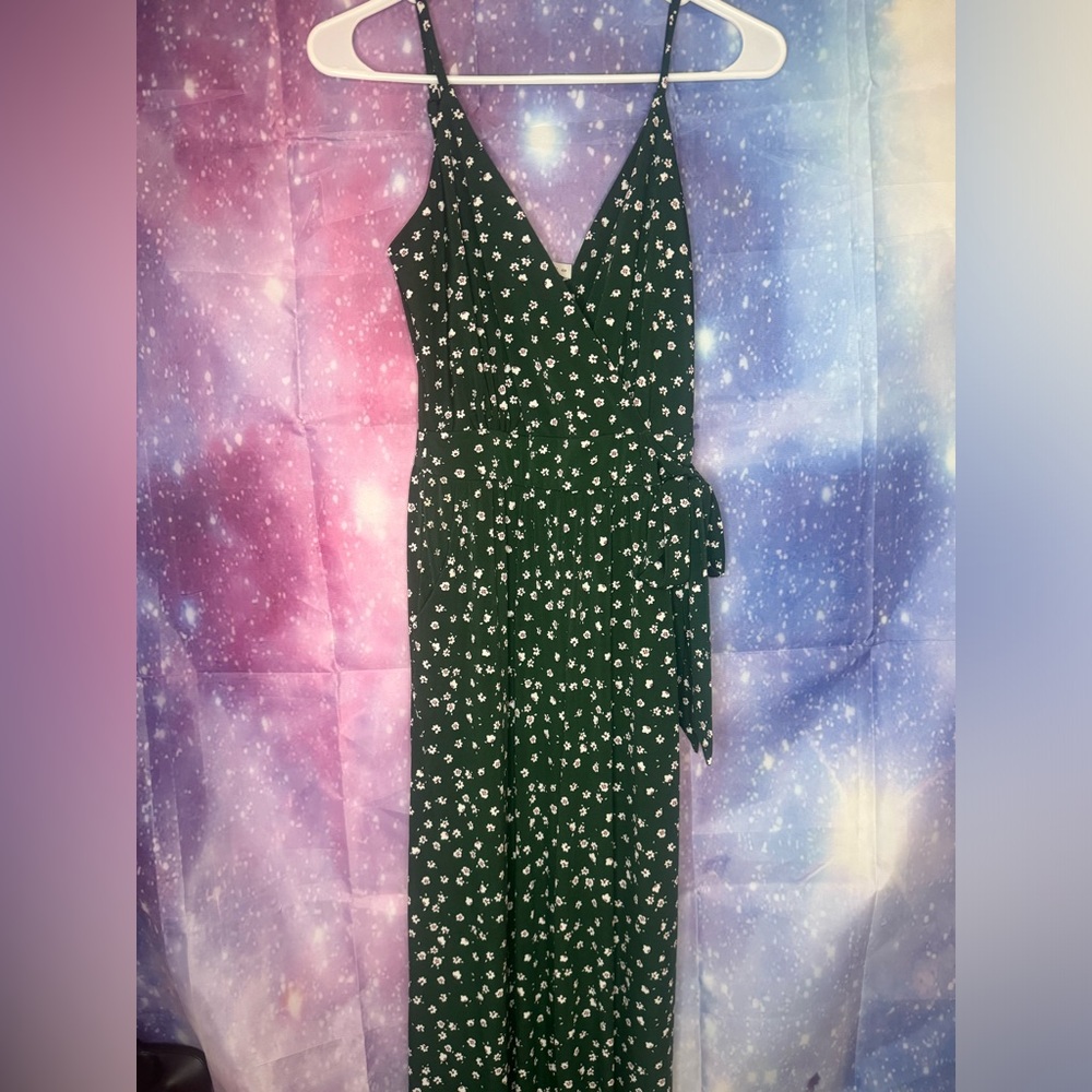 NWOT petite floral jumpsuit 🛍
